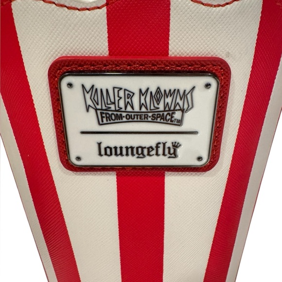 Loungefly Killer Klowns Popcorn Crossbody purse - Picture 6 of 10